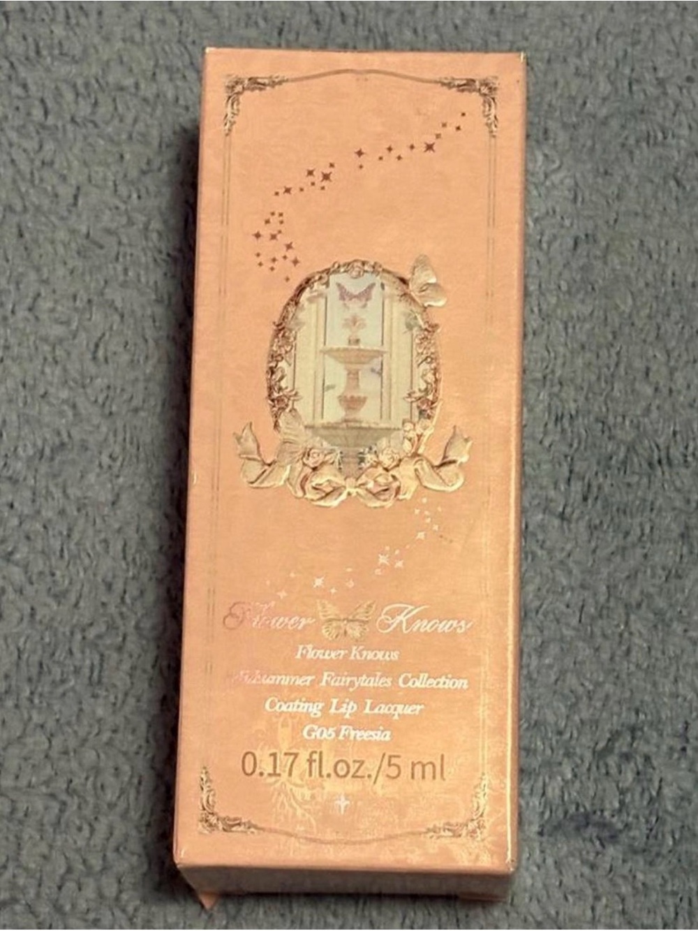 Midsummer Fairytales Coating
Lip Lacquer - shade G05 Freesia